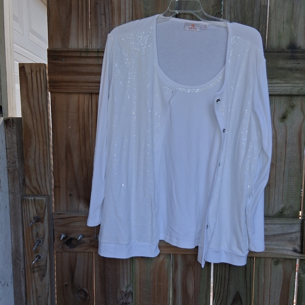 Quacker Factory White Sequin Long Sleeve Top